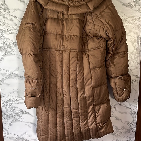 Columbia size medium brown down coat - Picture 5 of 6